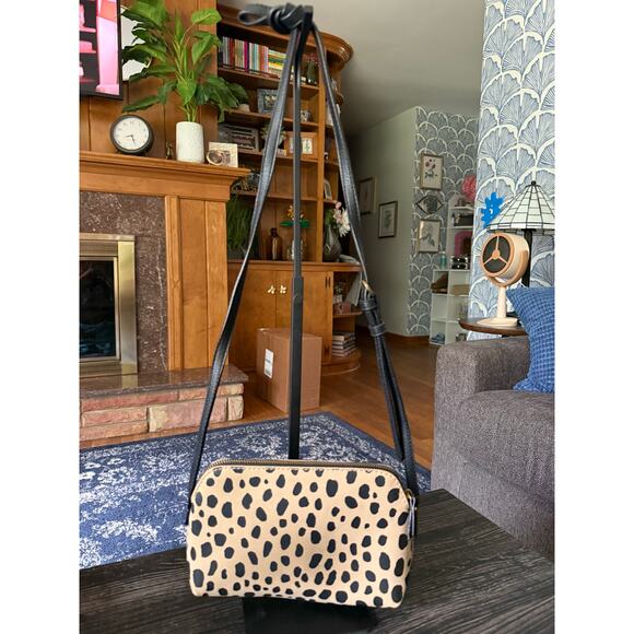 6/$25 Universal Threads Leopard Print Crossbbody - Picture 1 of 7